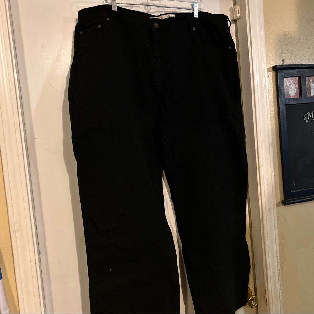 Women's Black Straight Leg Jeans